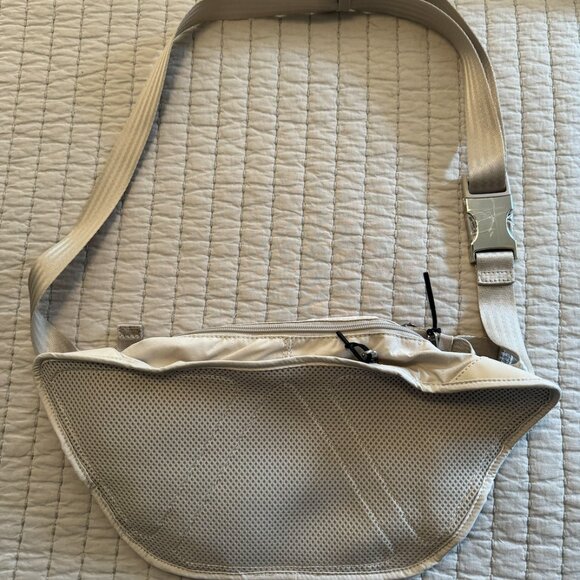 Athleta Abalone Excursion Large Belt Bag - Picture 2 of 3